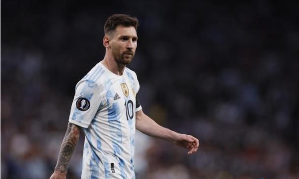 云南云县：一份甜甜的“爱心礼”送给温暖“扫尘人”